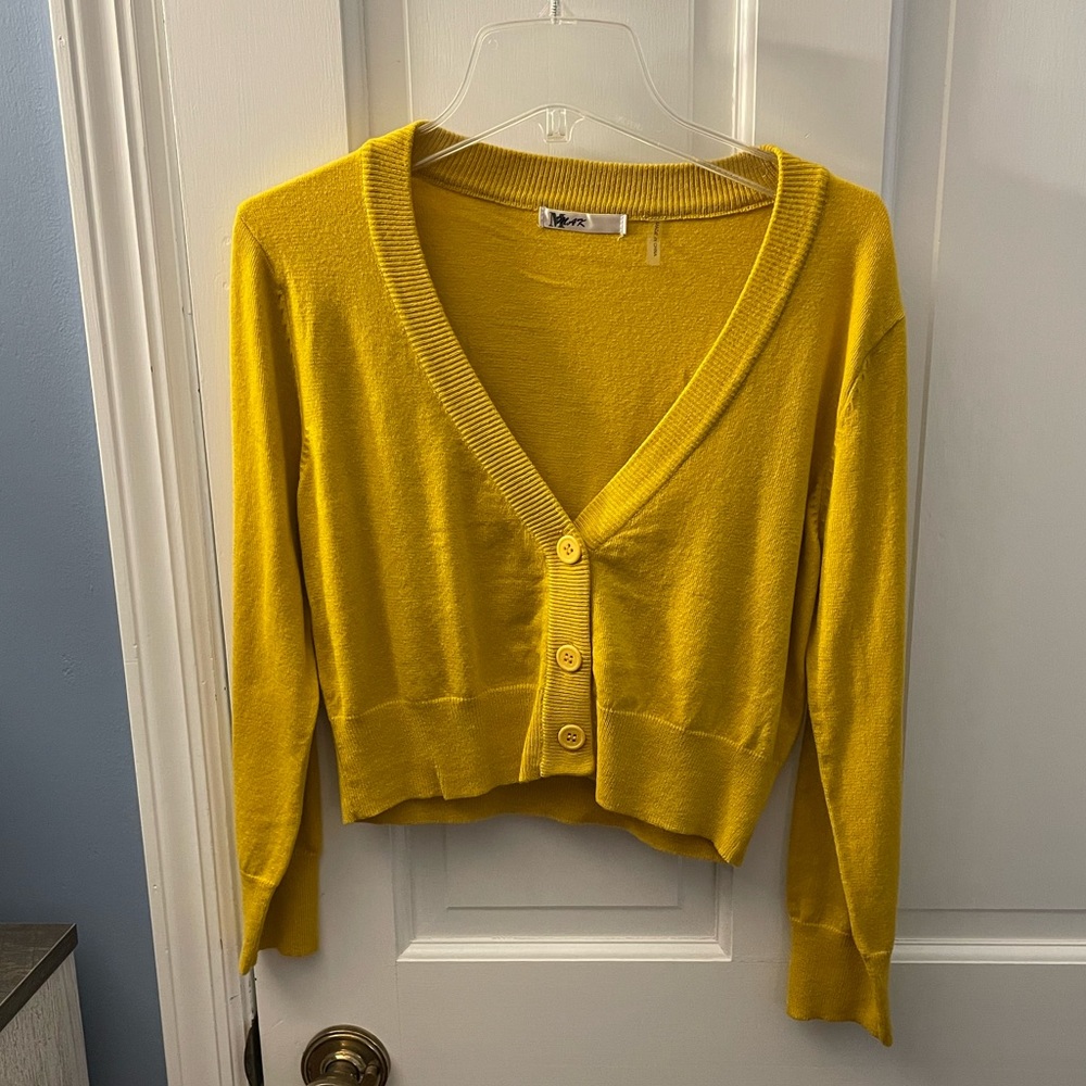 Cropped cardigan.